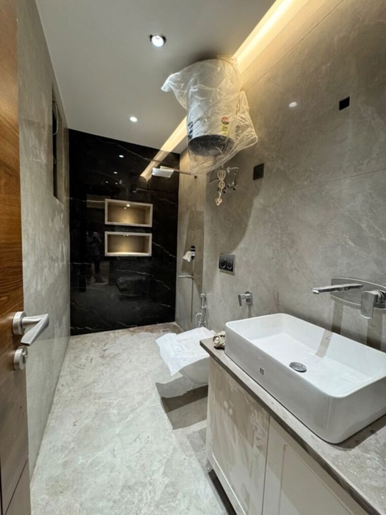 Bathroom, ashram 3 Bedroom 2250 Sq.Ft. Builder Floor In Ashram Delhi 10581062