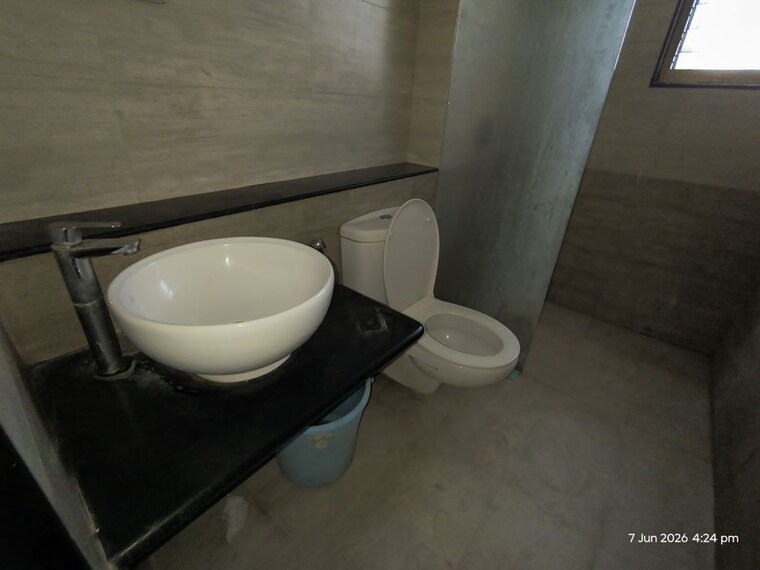 Bathroom, paranjape-blue-ridge Pg For Girls In Hinjewadi 10580911
