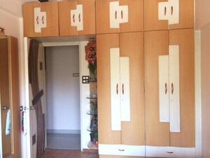 Furnished Amenities in 3 BHK Apartment at Kohinoor City Phase I, Kurla – for Rent