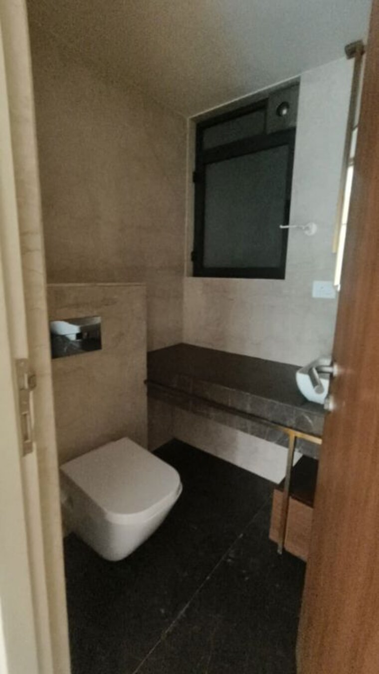 Bathroom, lodha-sterling 2 Bedroom 850 Sq.Ft. Apartment In Kolshet Road Thane 10581112