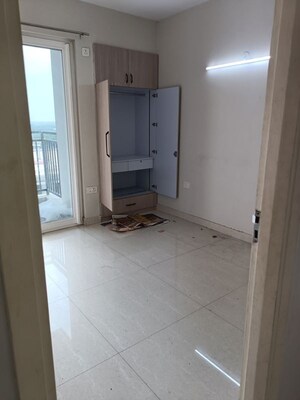 Room in 3 BHK Apartment at Eldeco Live By The Greens, Sector 150 – for Sale