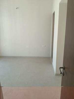 Room in 2 BHK Apartment at Dosti West County, Balkum Pada – for Rent