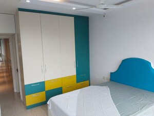 Team Area in 3 BHK Apartment at Oberoi Realty Esquire, Goregaon East – for Rent