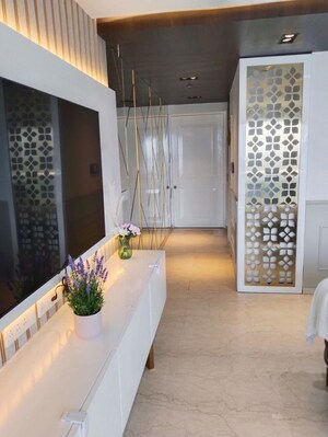 Bedroom in 3 BHK Apartment at Oberoi Realty Esquire, Goregaon East – for Rent
