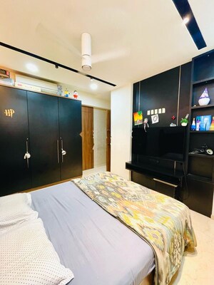 Bedroom in 3 BHK Apartment at Lodha Sterling, Kolshet Road – for Rent