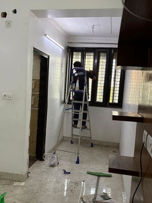 Room in 4 BHK Apartment at Sector 18 Dwarka – for Rent