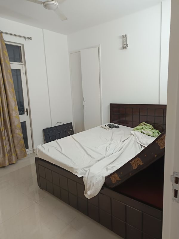2 BHK + Servant Room 1650 Sq.Ft. Builder Floor in DLF Green Avenue