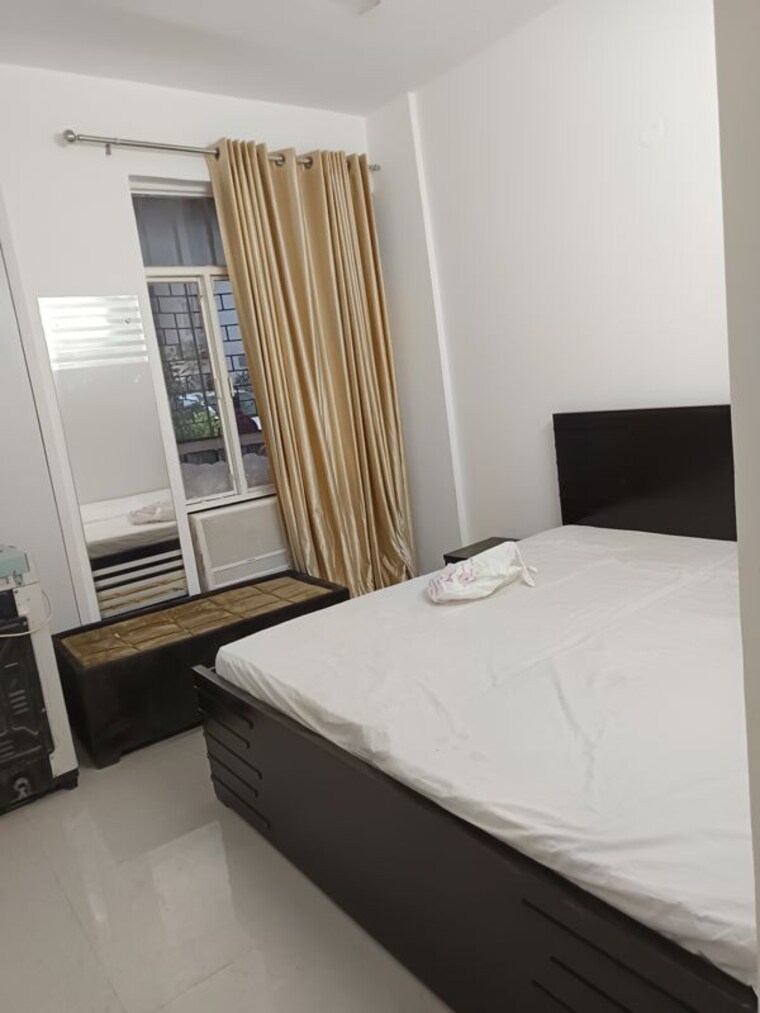 Bedroom, dlf-green-avenue 2 Bedroom 1650 Sq.Ft. Builder Floor In Dlf Phase iv Gurgaon 10581124