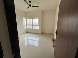 Room in 3 BHK Apartment at Smart World Gems, Sector 89 – for Rent