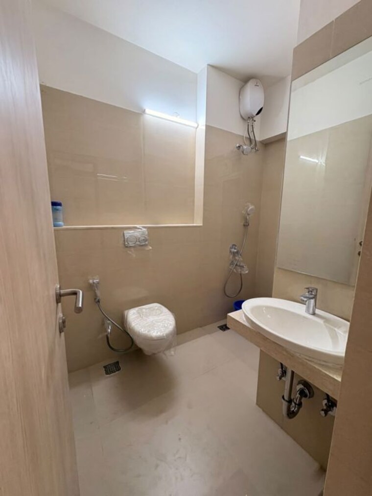 Bathroom, l-t-rejuve-360-tower-a 2.5 Bedroom 912 Sq.Ft. Apartment In Mulund West Mumbai 10581170