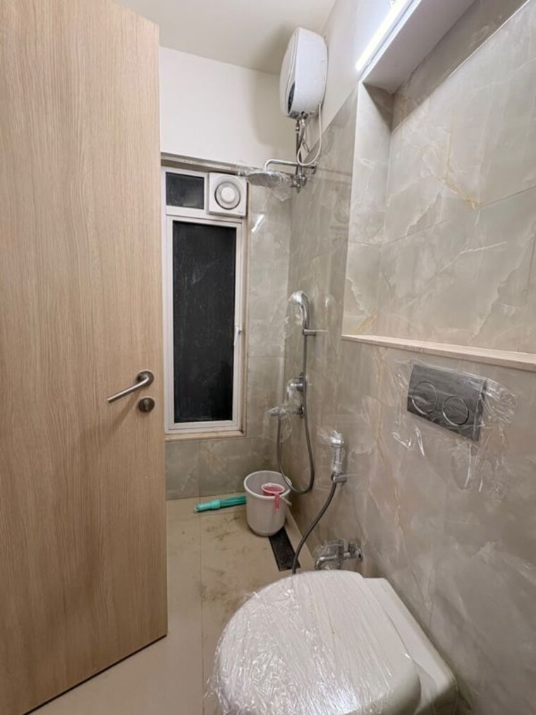 Bathroom, l-t-rejuve-360-tower-a 2.5 Bedroom 912 Sq.Ft. Apartment In Mulund West Mumbai 10581170