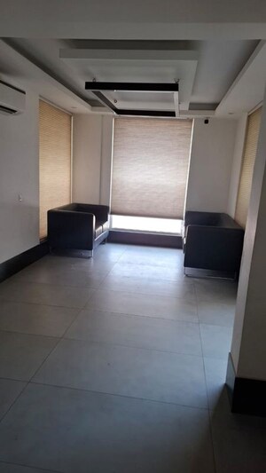 2 BHK Apartment For Rent in Vip Road