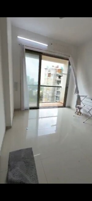 Room in 2 BHK Apartment at Platinum Heights Mumbai, Andheri West – for Rent