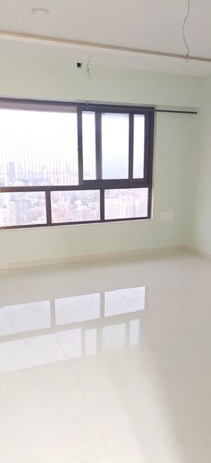 Room in 2.5 BHK Apartment at Lotus Sky Garden, Malad West – for Rent
