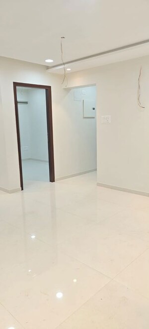 Room in 2.5 BHK Apartment at Lotus Sky Garden, Malad West – for Rent
