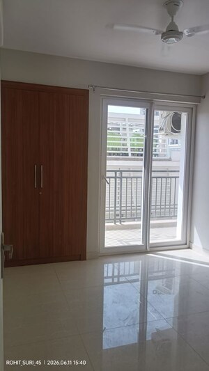 Room in 2 BHK Apartment at Eldeco Live By The Greens, Sector 150 – for Sale