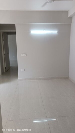 Room in 2 BHK Apartment at Eldeco Live By The Greens, Sector 150 – for Sale