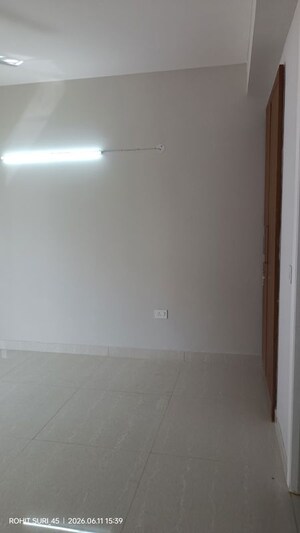 Room in 2 BHK Apartment at Eldeco Live By The Greens, Sector 150 – for Sale