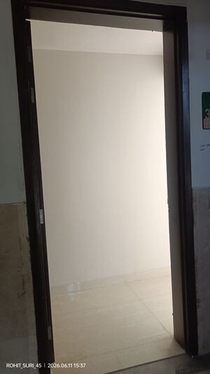 Room in 2 BHK Apartment at Eldeco Live By The Greens, Sector 150 – for Sale