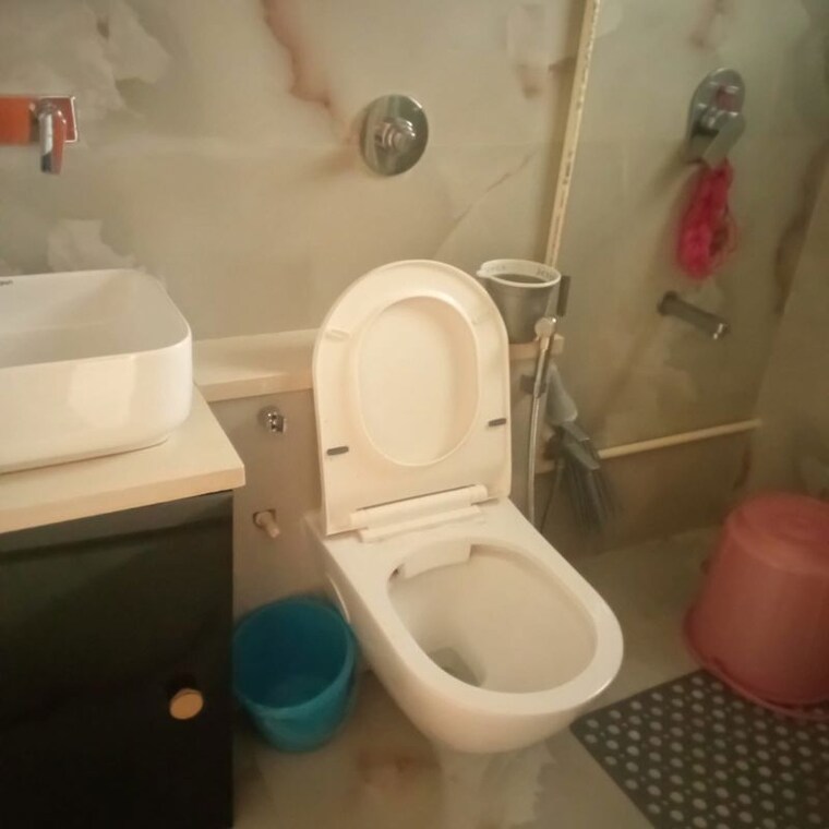 Bathroom, piramal-nagar-chs 2 Bedroom 650 Sq.Ft. Apartment In Goregaon West Mumbai 10581215