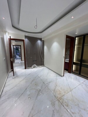 Room in 2 BHK Apartment at Lajpat Nagar ii – for Rent