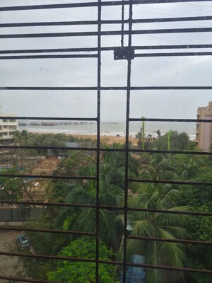 Balcony in 3 BHK Apartment at Andheri East – for Rent