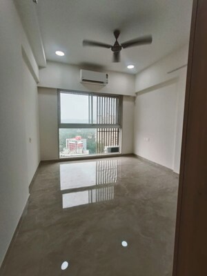 Bedroom in 2.5 BHK Apartment at Chembur – for Rent