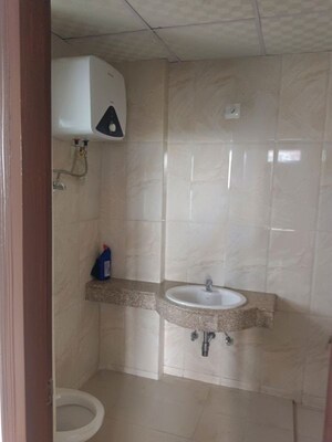 Bathroom in 4 BHK Apartment at Sagar Kunj Apartments, Sector 9a – for Rent