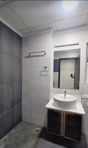 Bathroom in 3.5 BHK Apartment at Omaxe Twin Towers, Sector 50 – for Sale