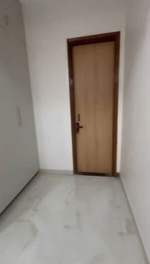Room in 4 BHK Builder Floor at Sector 9a – for Rent