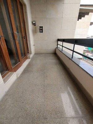 Balcony in 2 BHK Builder Floor at Sector 10 – for Rent
