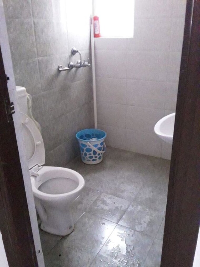Bathroom, nirala-world-estate-i 3 Bedroom 1440 Sq.Ft. Apartment In Tech Zone 4 Greater Noida Greater Noida 10581258