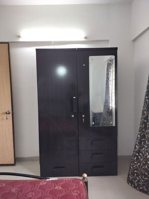 Room in 1 BHK Apartment at Amanora Desire Tower, Magarpatta Road – for Rent
