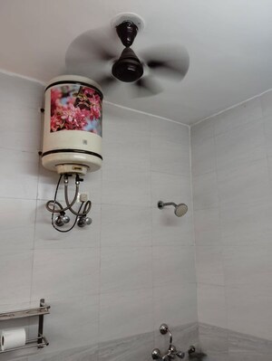 Bathroom in 1 BHK Builder Floor at Sector 9 – for Rent