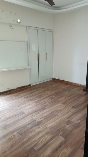 Room in 3 BHK Apartment at Samridhi Luxuriya Avenue, Sector 150 – for Rent