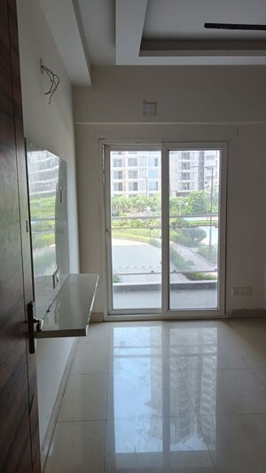 Room in 3 BHK Apartment at Samridhi Luxuriya Avenue, Sector 150 – for Rent