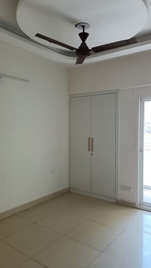 Room in 3 BHK Apartment at Samridhi Luxuriya Avenue, Sector 150 – for Rent