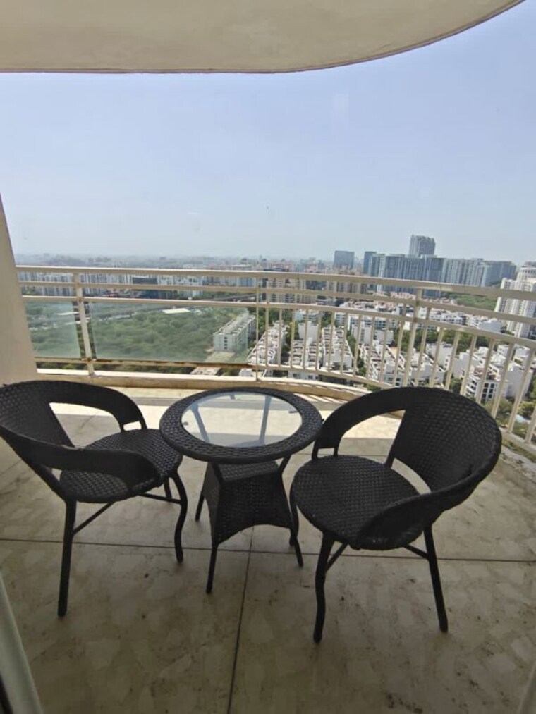 Balcony, dlf-park-place 3 Bedroom 1983 Sq.Ft. Apartment In Sector 54 Gurgaon 10581168