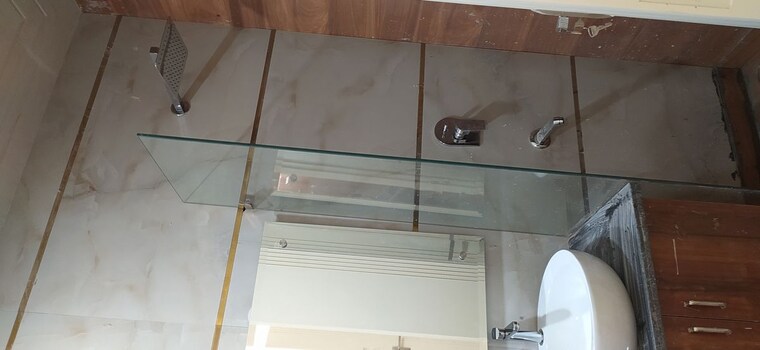 Bathroom, shivalik colony 3 Bedroom 1800 Sq.Ft. Builder Floor In Shivalik Colony Delhi 10581247