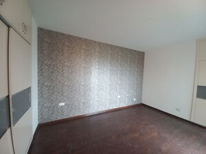 Room in 3.5 BHK Apartment at Elite Golf Green, Sector 79 – for Sale