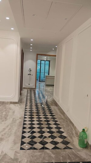 Building Lobby in 4 BHK Builder Floor at New Gurgaon – for Sale