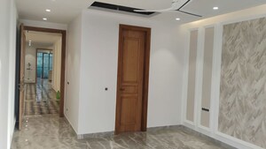 Room in 4 BHK Builder Floor at New Gurgaon – for Sale