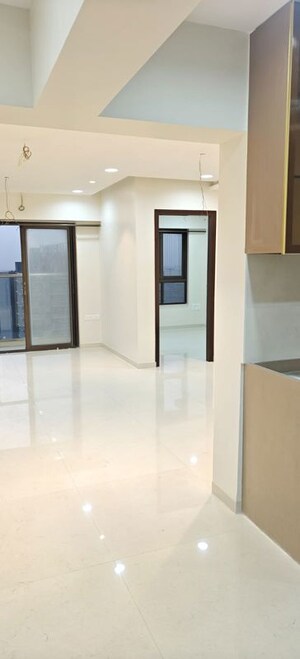 2 BHK Apartment For Rent in Veena Smart Homes, Kandivali West