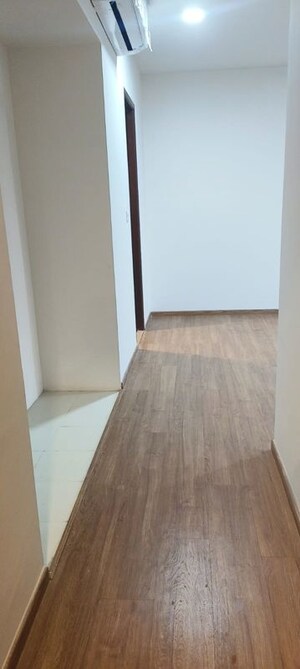 Room in 1 BHK Apartment at Indiabulls One Indiabulls, Pokhran Road No Two – for Rent