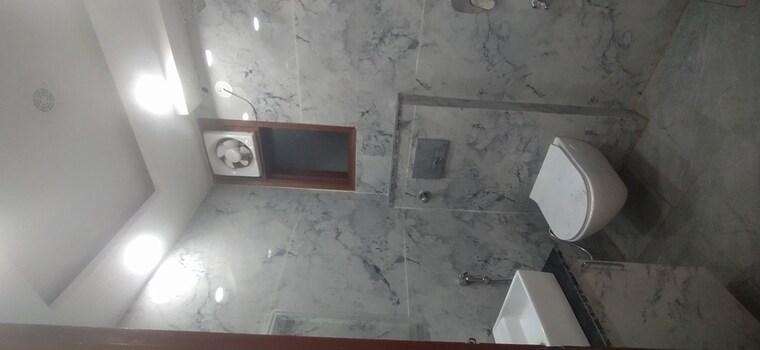 Attached Bathroom, shivalik colony 3 Bedroom 1800 Sq.Ft. Builder Floor In Shivalik Colony Delhi 10581301