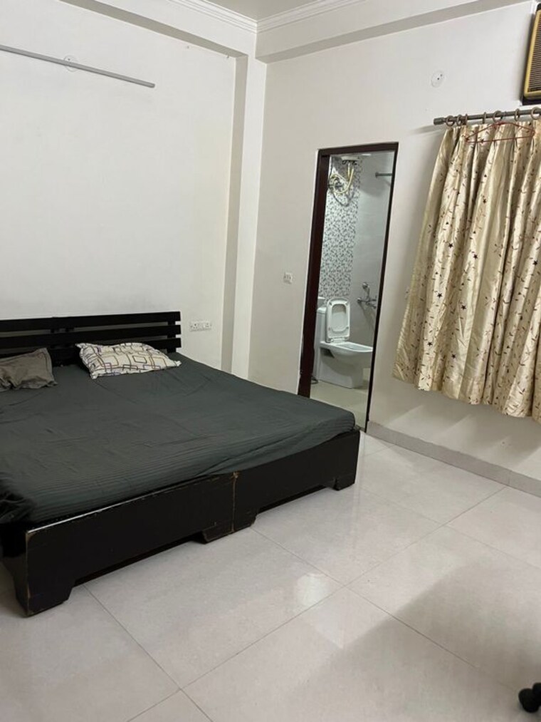 Bedroom, sector 30 2 Bedroom 1100 Sq.Ft. Builder Floor In Sector 30 Gurgaon 10581333