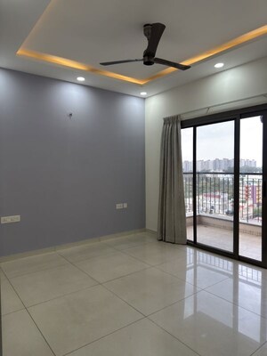Room in 3.5 BHK Apartment at Sobha Palm Courts, Kogilu – for Rent