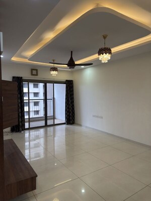 Room in 3.5 BHK Apartment at Sobha Palm Courts, Kogilu – for Rent