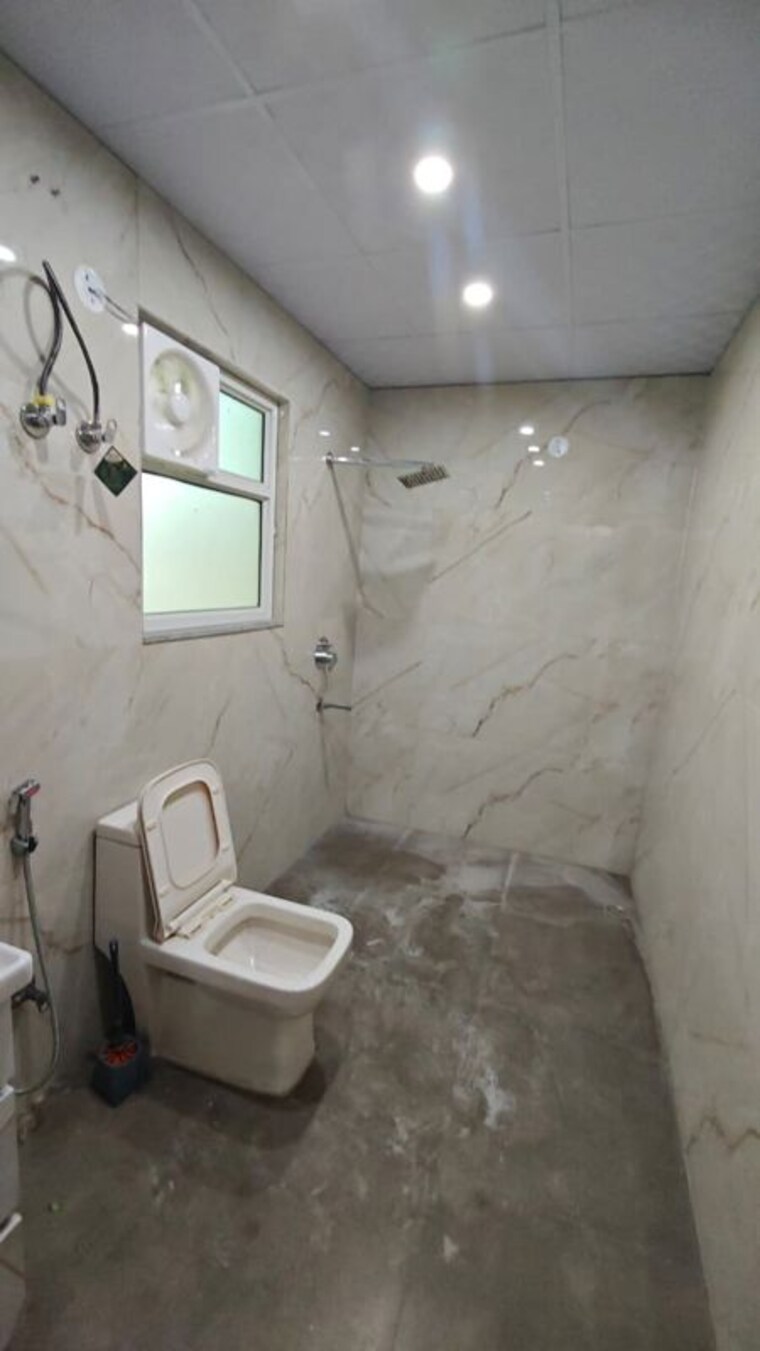 Bathroom, wave-galleria 2.5 Bedroom 1215 Sq.Ft. Villa In Wave City Ghaziabad 10581324