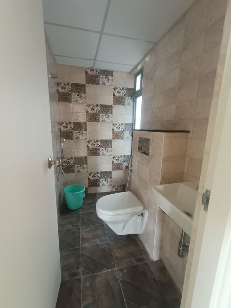 Bathroom, mahindra-happinest-tathawade-phase-1 2 Bedroom 680 Sq.Ft. Apartment In Tathawade Pune 10581319